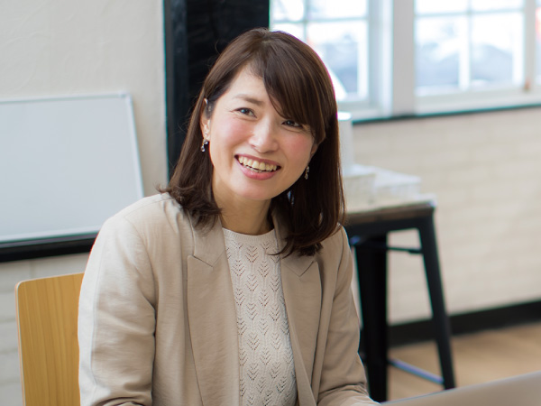 鷲谷 恭子 顔写真